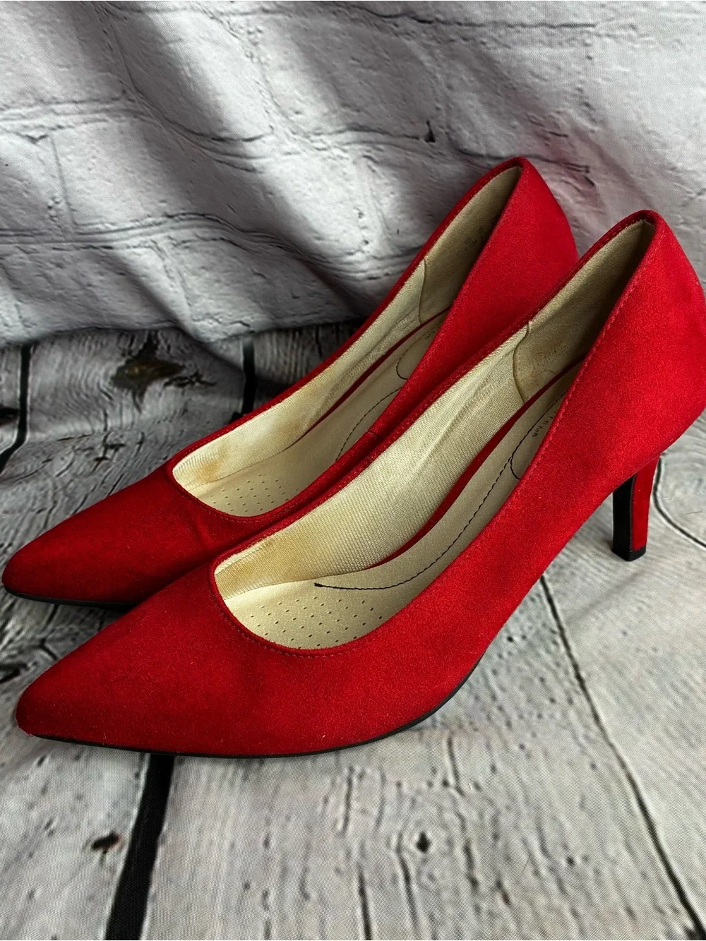 Women’s Strawberry Red Lovecore Career Faux Suede Pointed Toe Holiday Pumps 8.5